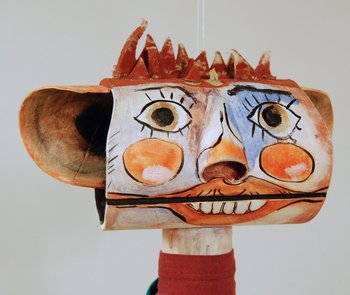 Puppentheater-Figur mit länglichen Kopf